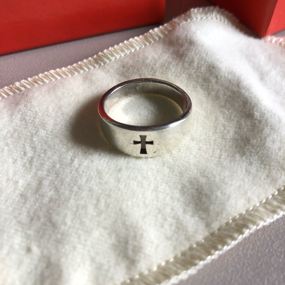 James Avery small crosslet ring
